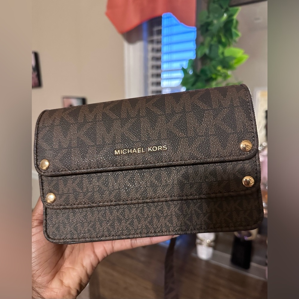 Like new Michael Kors Tri-Size Tri-Color Logo Belt Bag